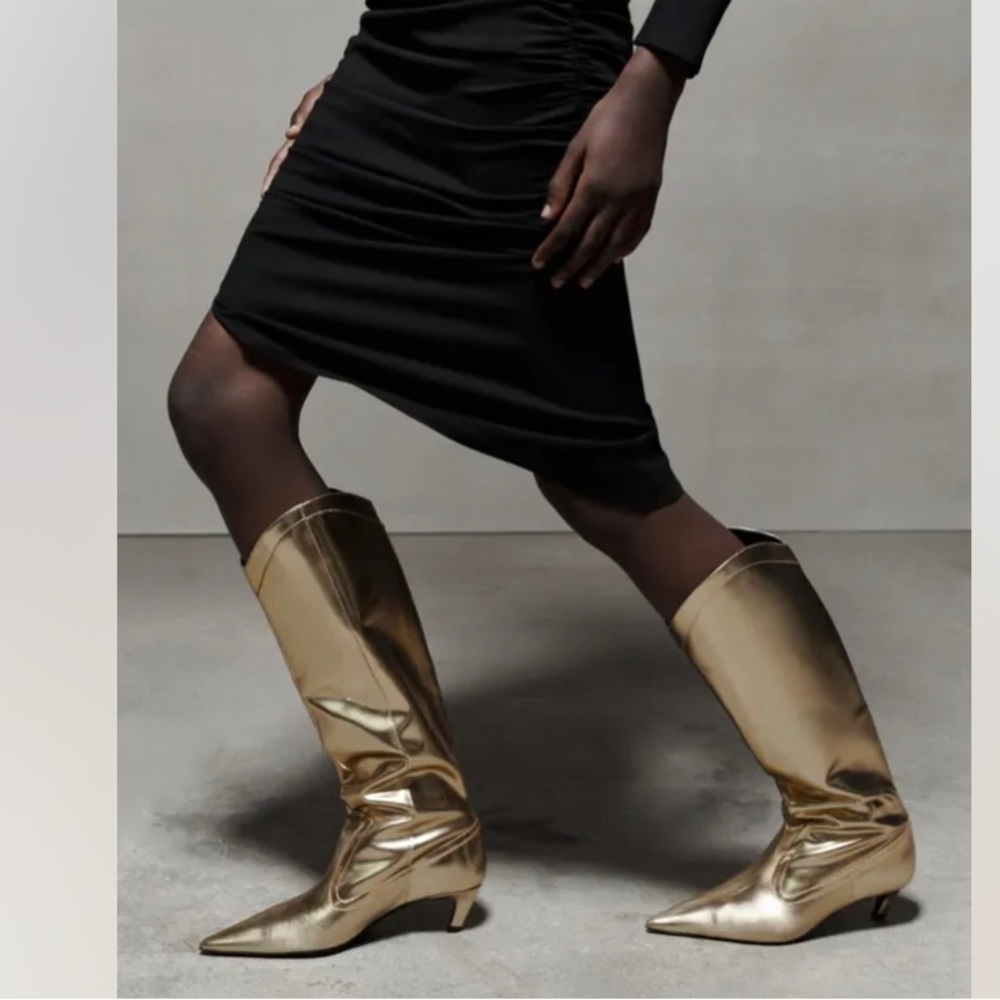 ZARA GOLDEN LEATHER BOOTS  - GOLD . SIZE 39
